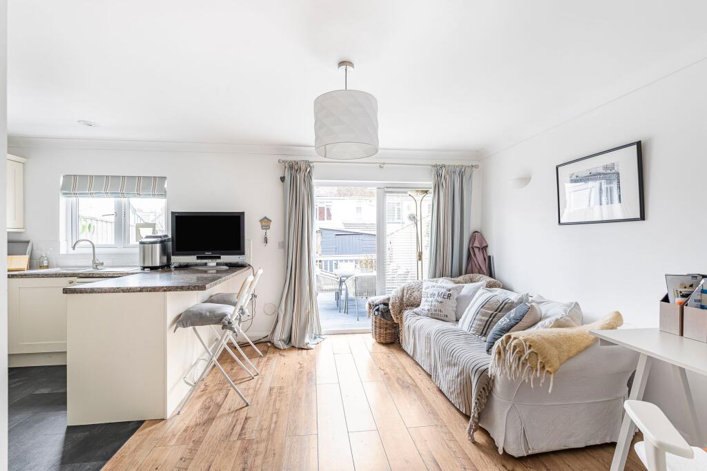 Living room Annex onto decking