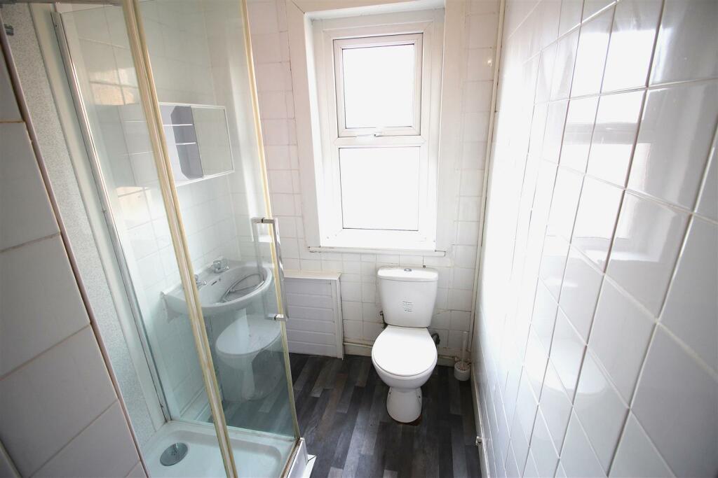 Shower room.JPG