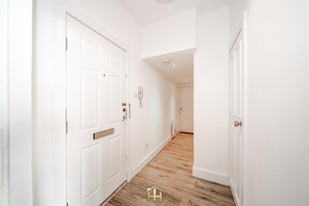 22A ROSEANGLE DD1 4LR 240725 EDIT (24 of 43).jpg