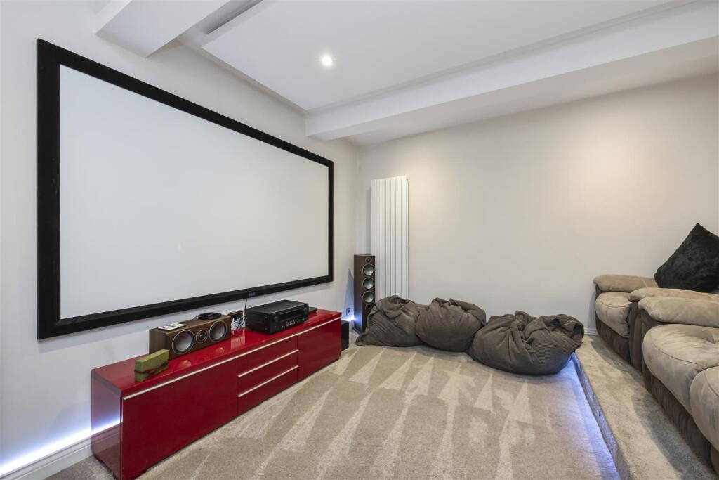 Offington Avenue, 85-004.JPG