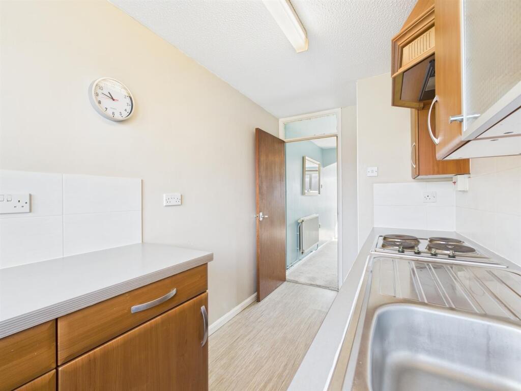 8 - One-Bedroom Flat Plus Parking In Speedwell.jpg