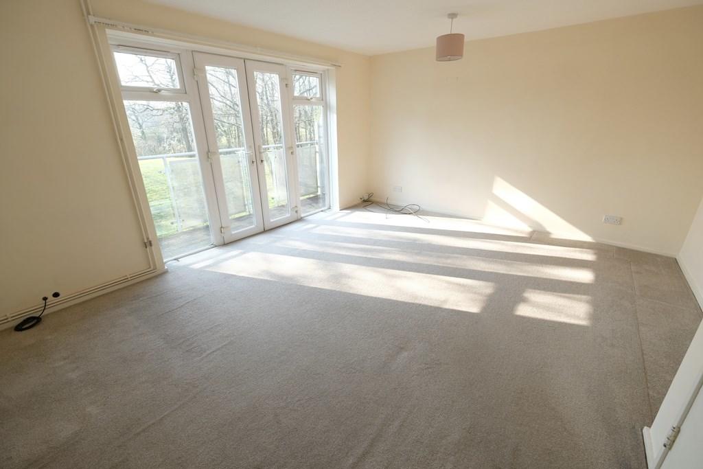 SITTING/DINING ROOM