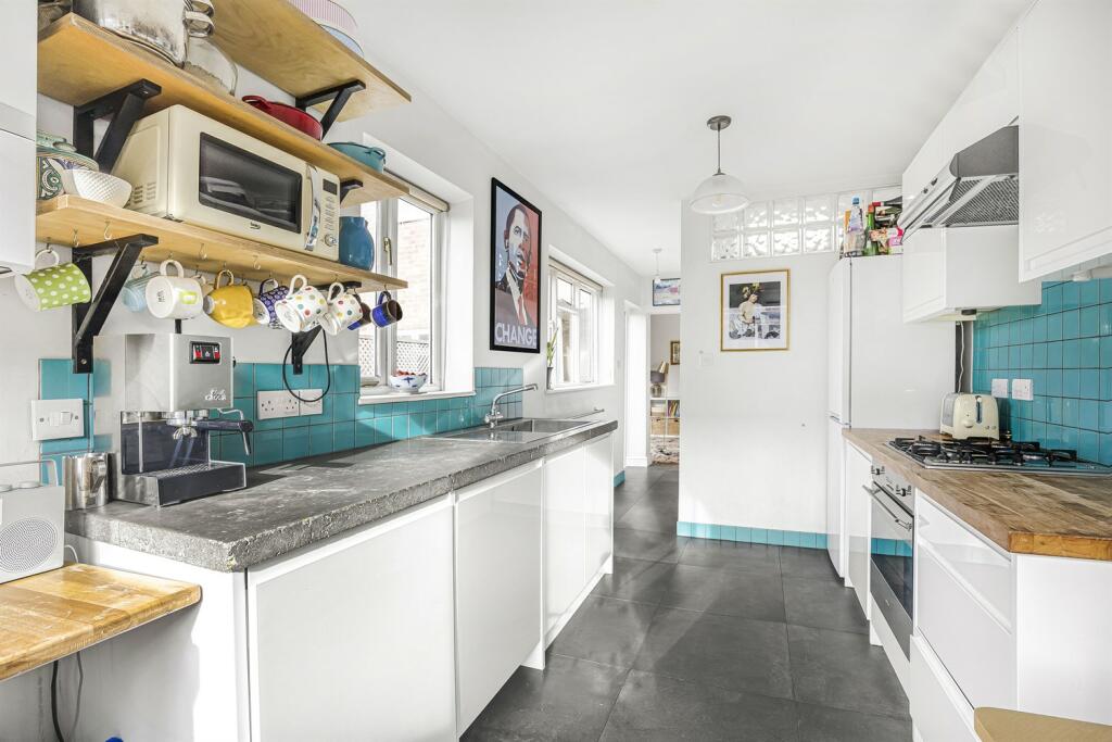 Kitchen/Breakfast Ro