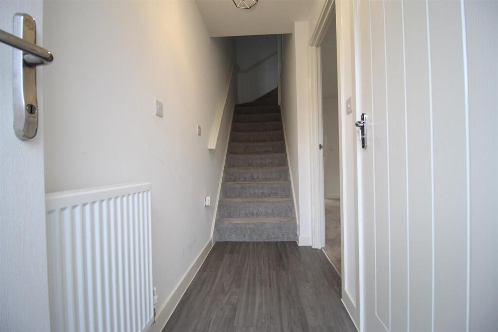 Hallway2.JPG