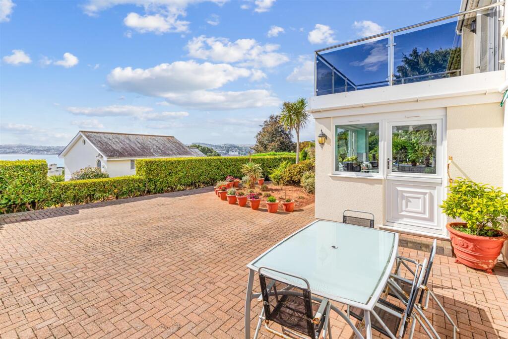 A07 - Ridgwood, Rock End Avenue - 250901.jpg