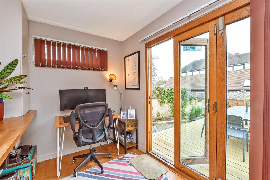 External Lifestyle Photograph