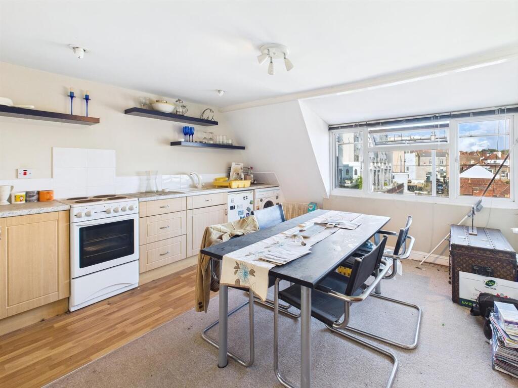 8 - Block of four flats.jpg