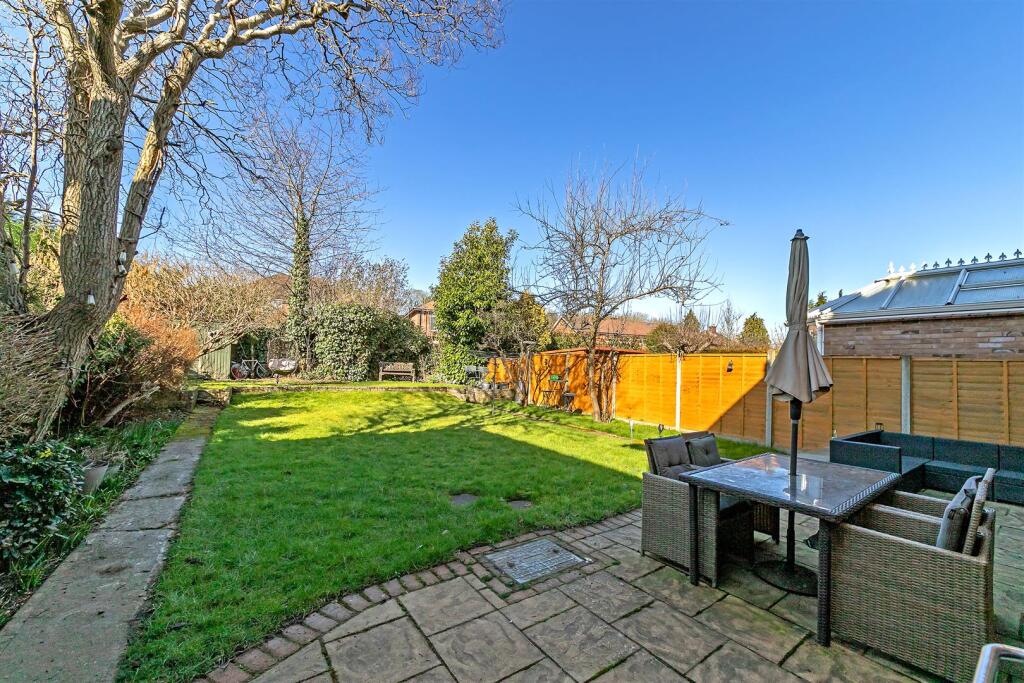 15BlackthornClose-59.jpg