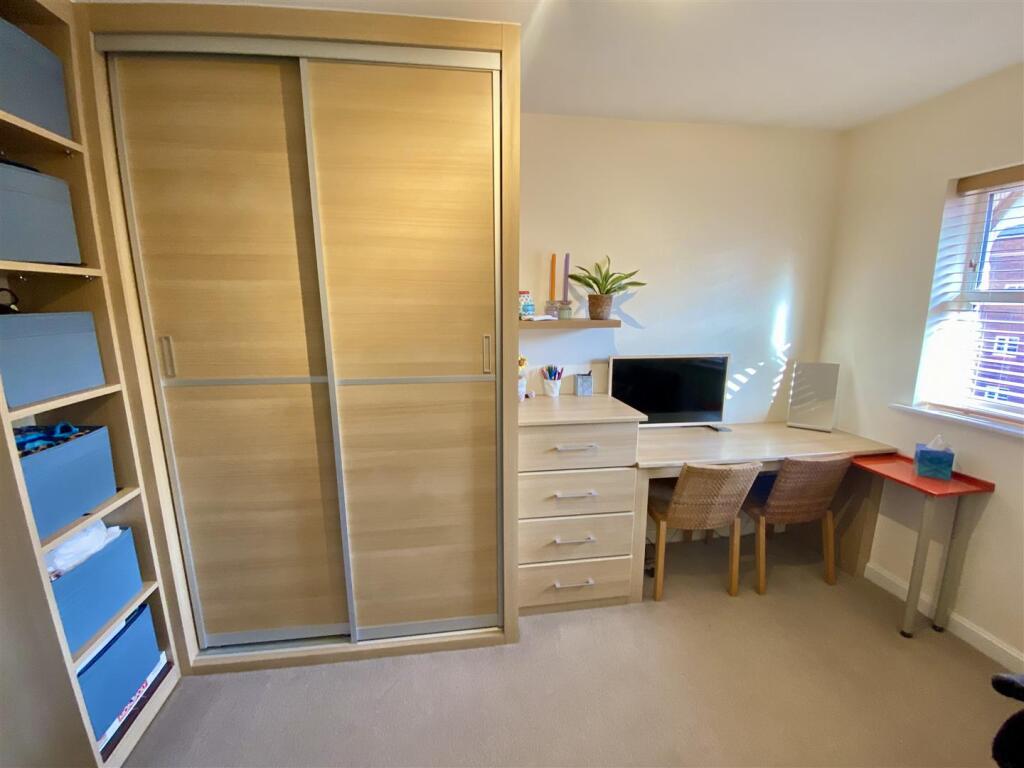 Bramleys Estate Agents - Marmaville Court - Mirfie