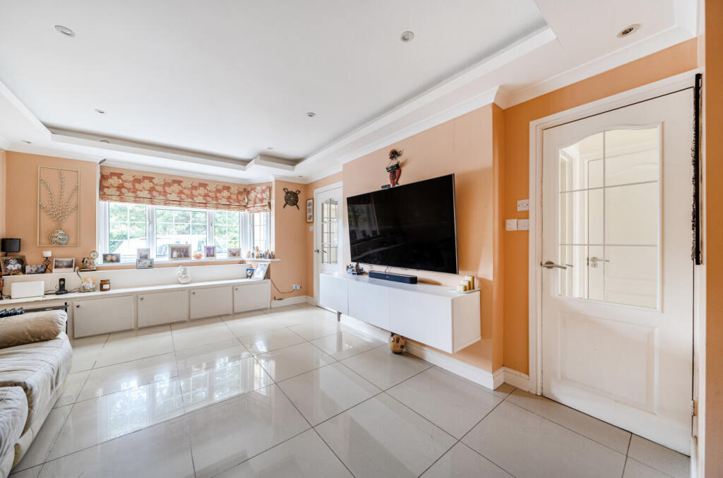 1323719-4-6876344...