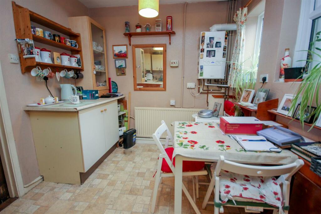 Breakfast Room.jpg