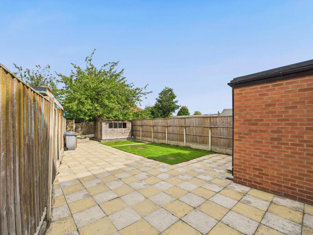 CAM03674G0-PR0648-STILL006