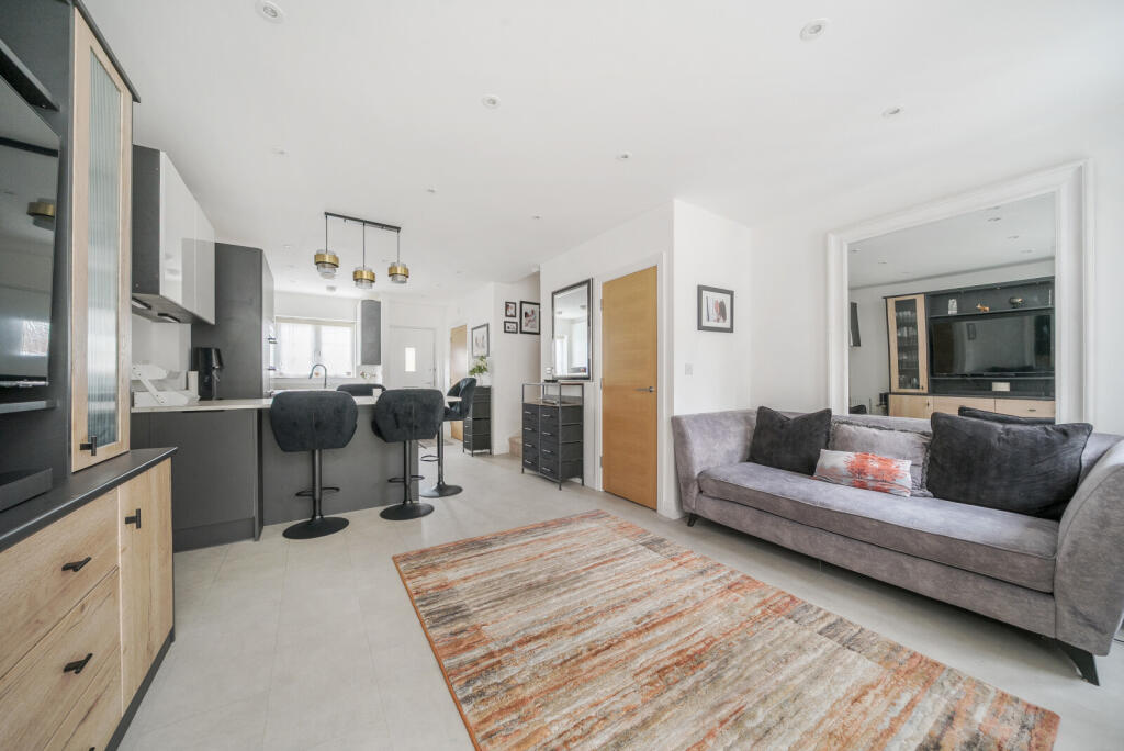 1316190-5-685e719...