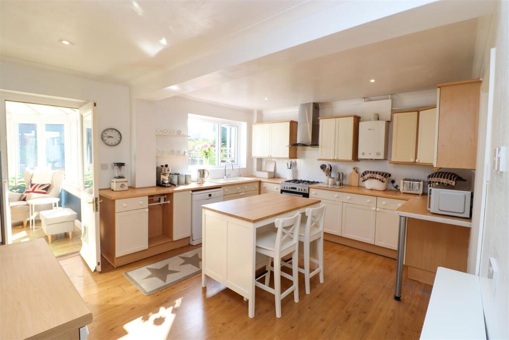 Kitchen/Breakfast Room