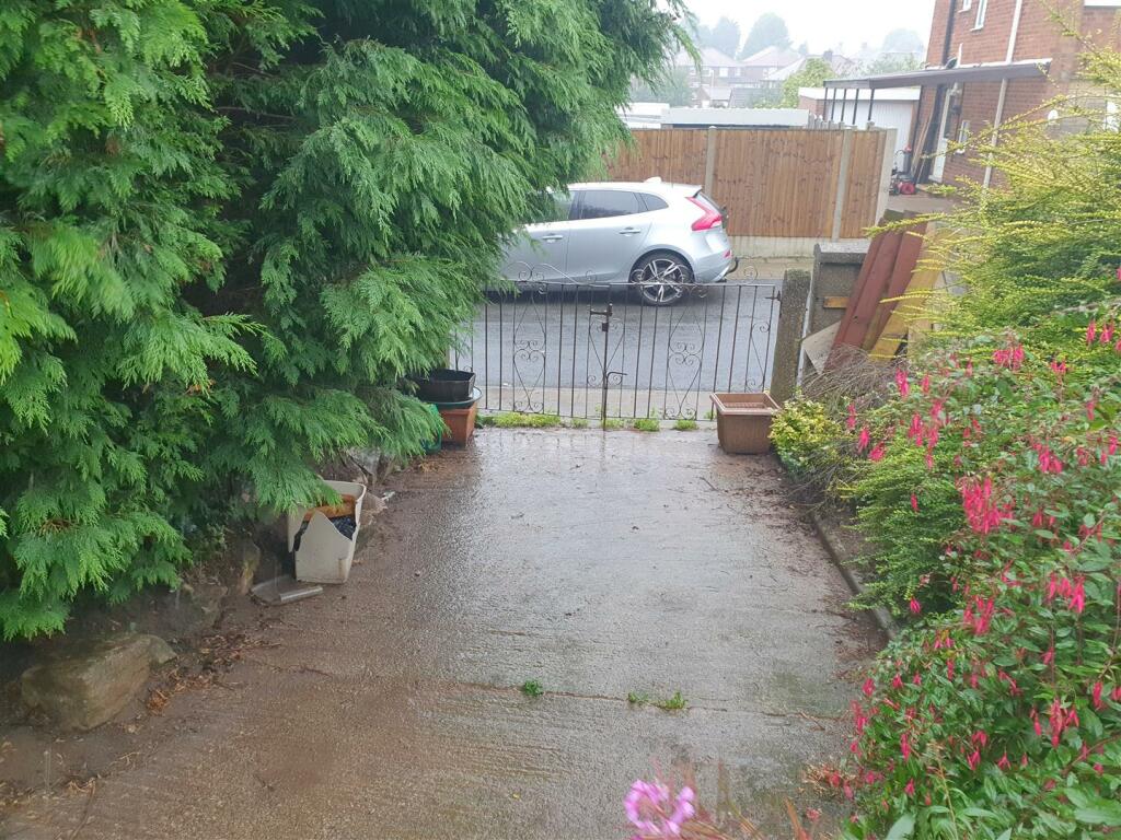 ADDITIONAL OUTSIDE PHOTOS