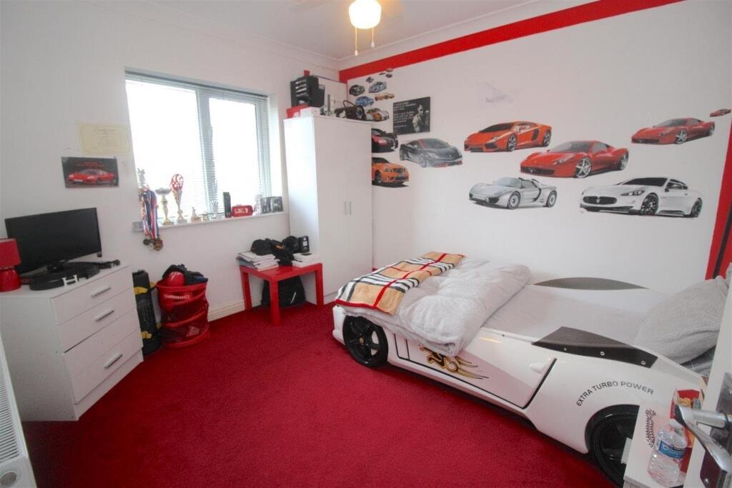 bed_2.jpg