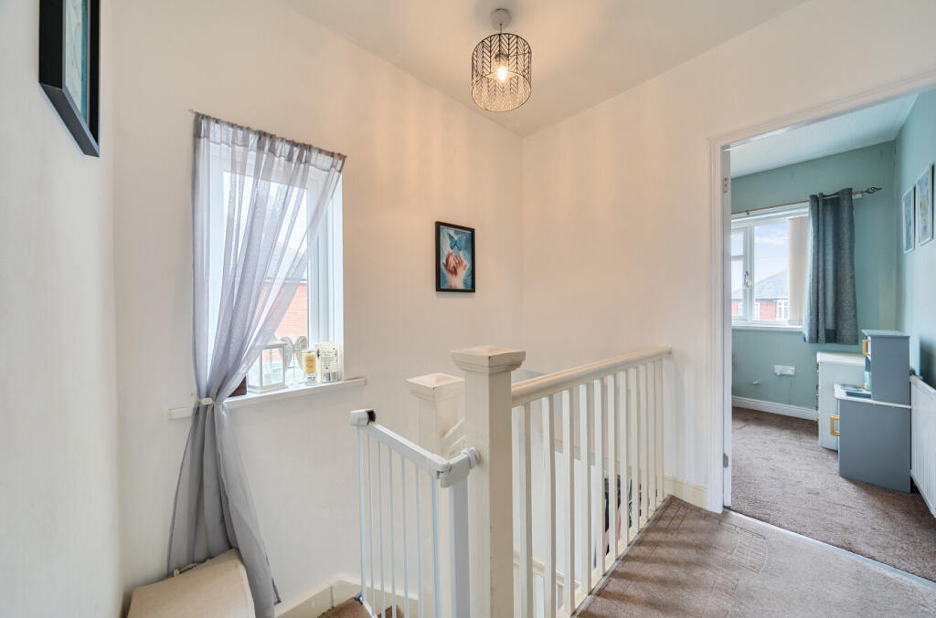 1368861-9-68f2427...