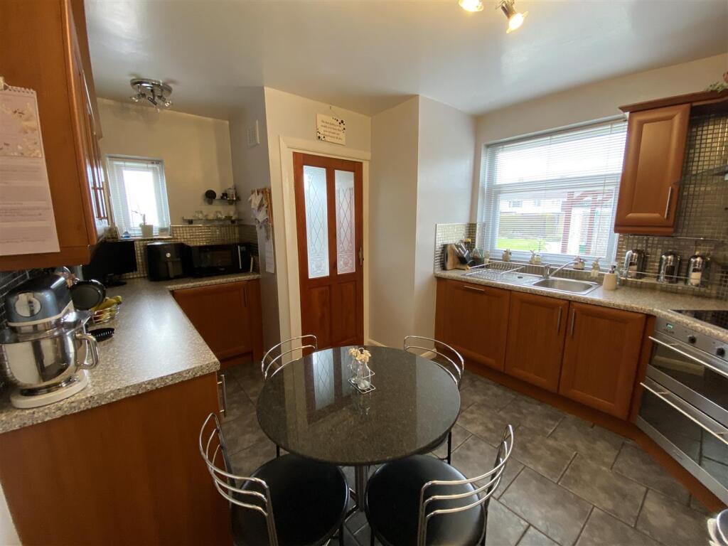 Kitchen: