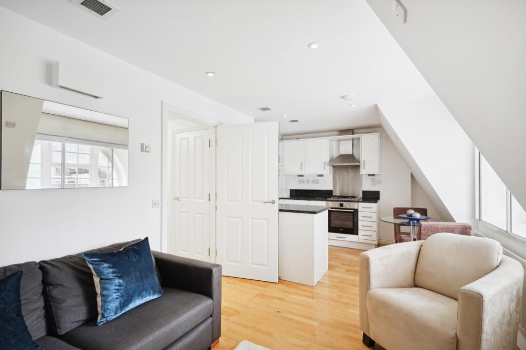 8, 72 Mortimer St...