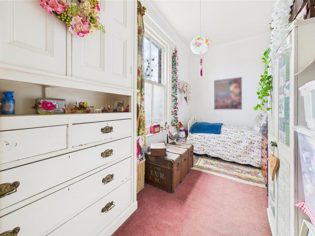 Bedroom:
