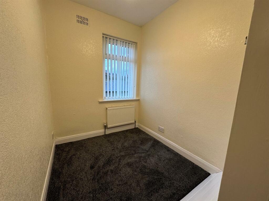 Bed 3.jpg