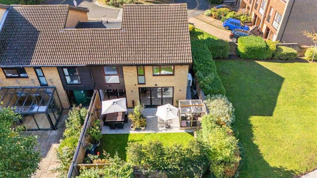 DEANS CLOSE,18-12.jpg