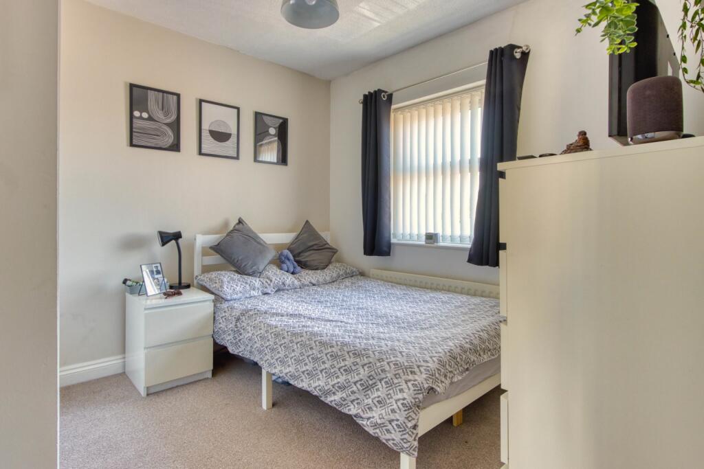 Ewemove Taunton - Venn Close (1)