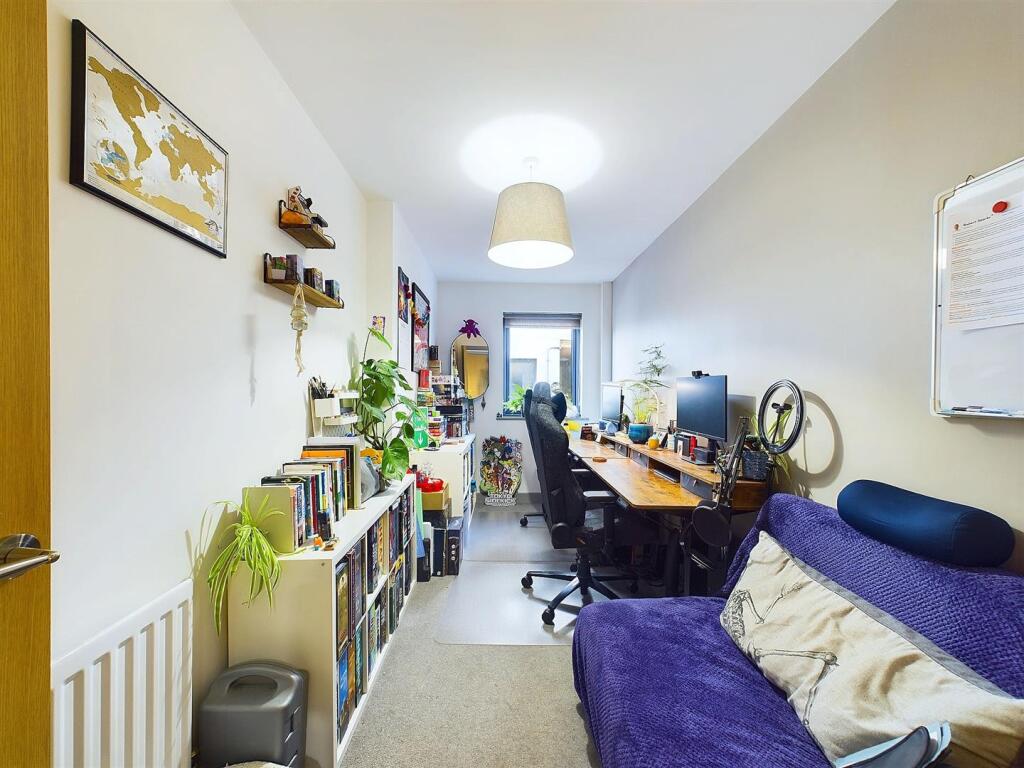 5 - Two-Bedroom Flat for Auction, Paintworks, Bris
