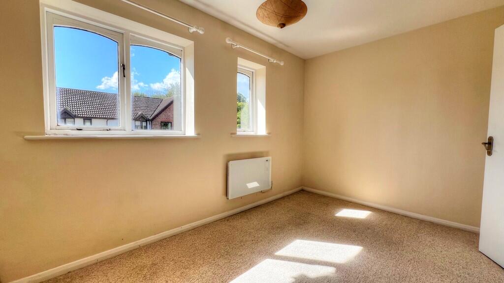 23 Balmoral Way 1...