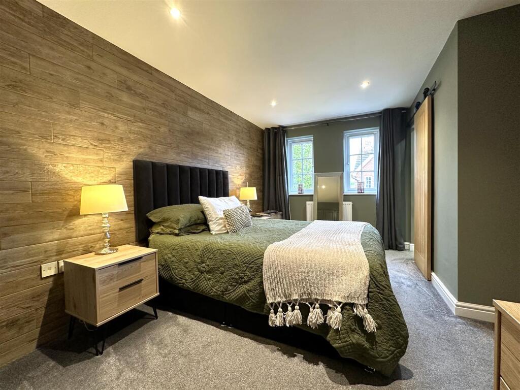 Master Bedroom Into En-Suite 263