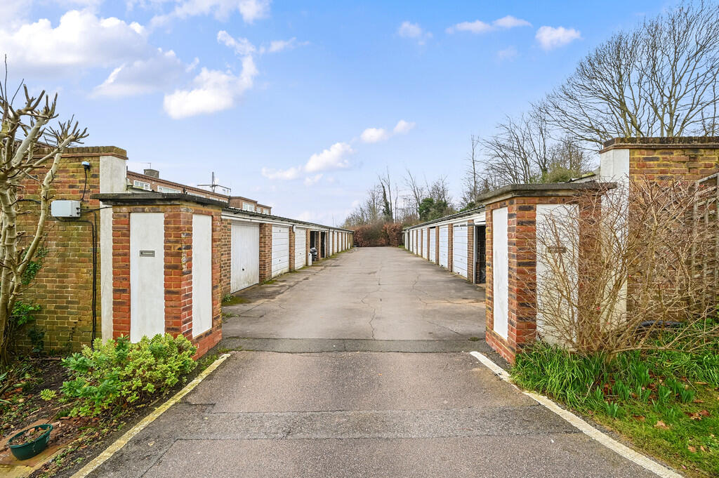 66 Woodland Court...
