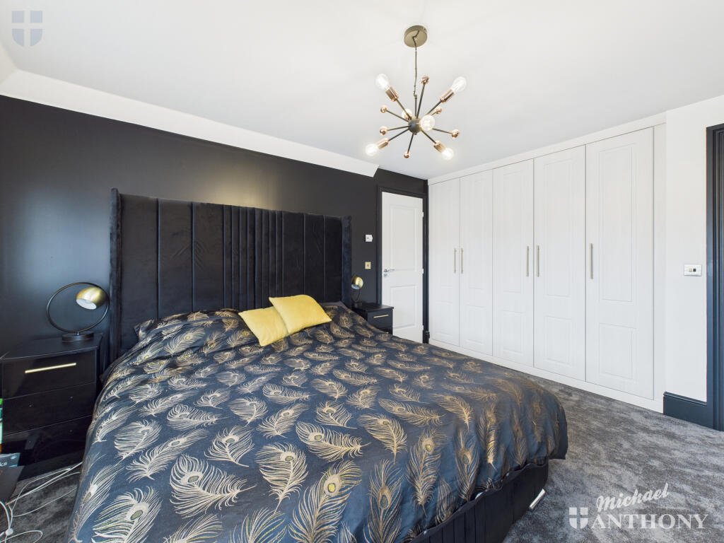 CAM03852G0-PR0410-STILL032