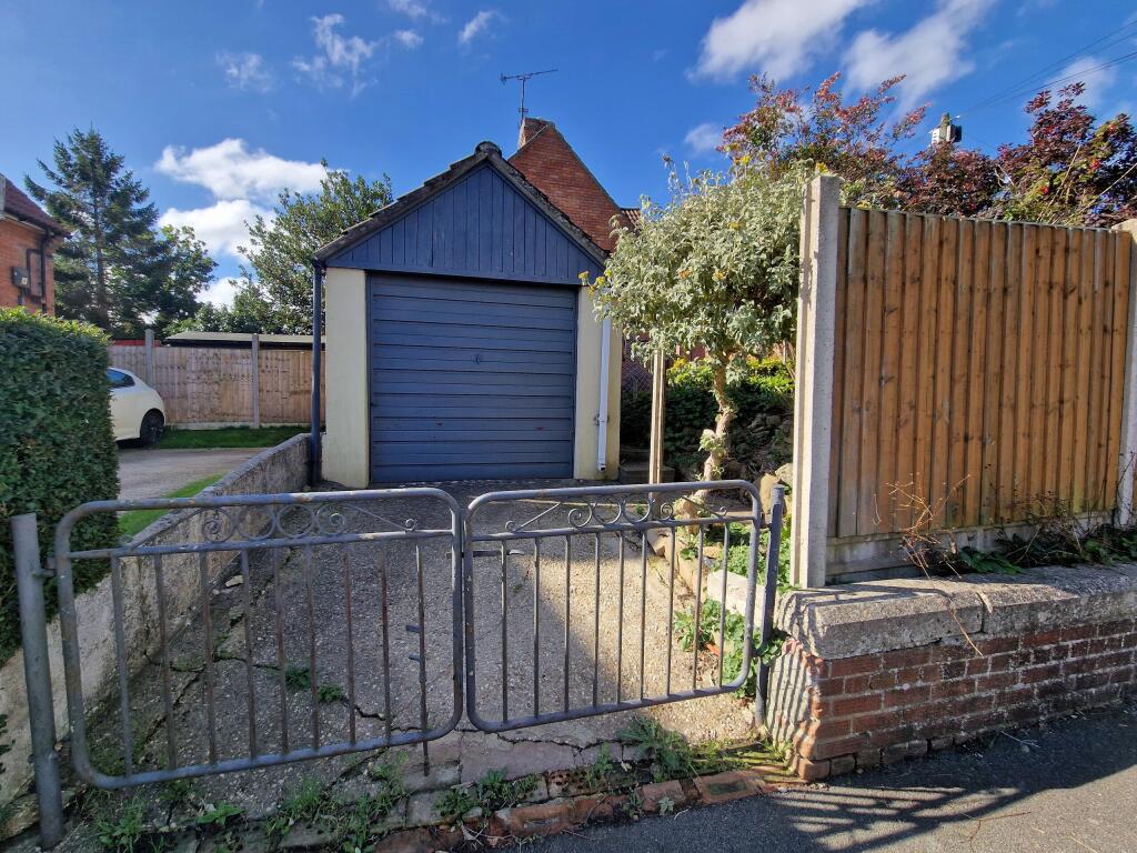 Short Driveway &amp; Garage