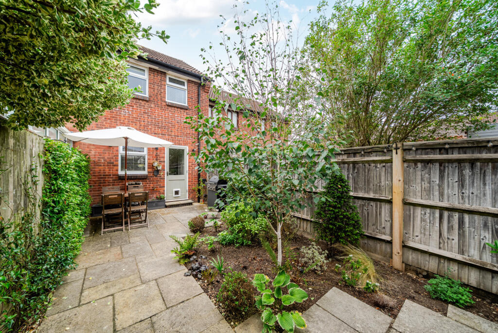 1328390-4-6890ddb...