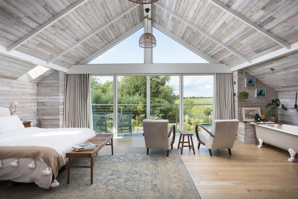 Principal bedroom suite