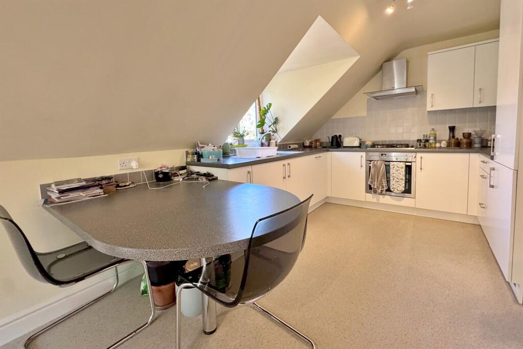 Kitchen Dining Area