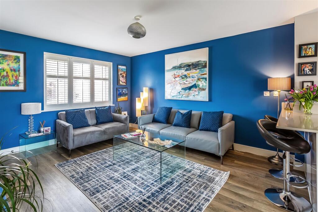 lounge .2.jpg