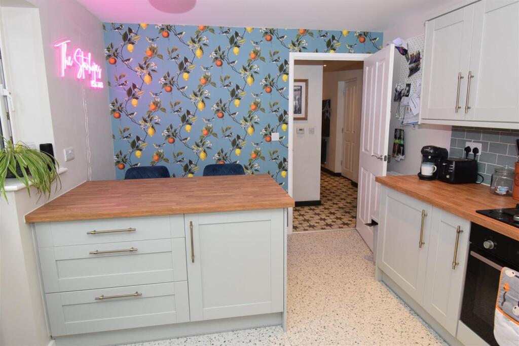 Kitchen/Breakfast Room