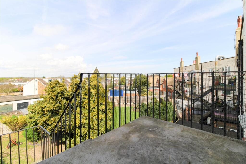 Access to communal garden