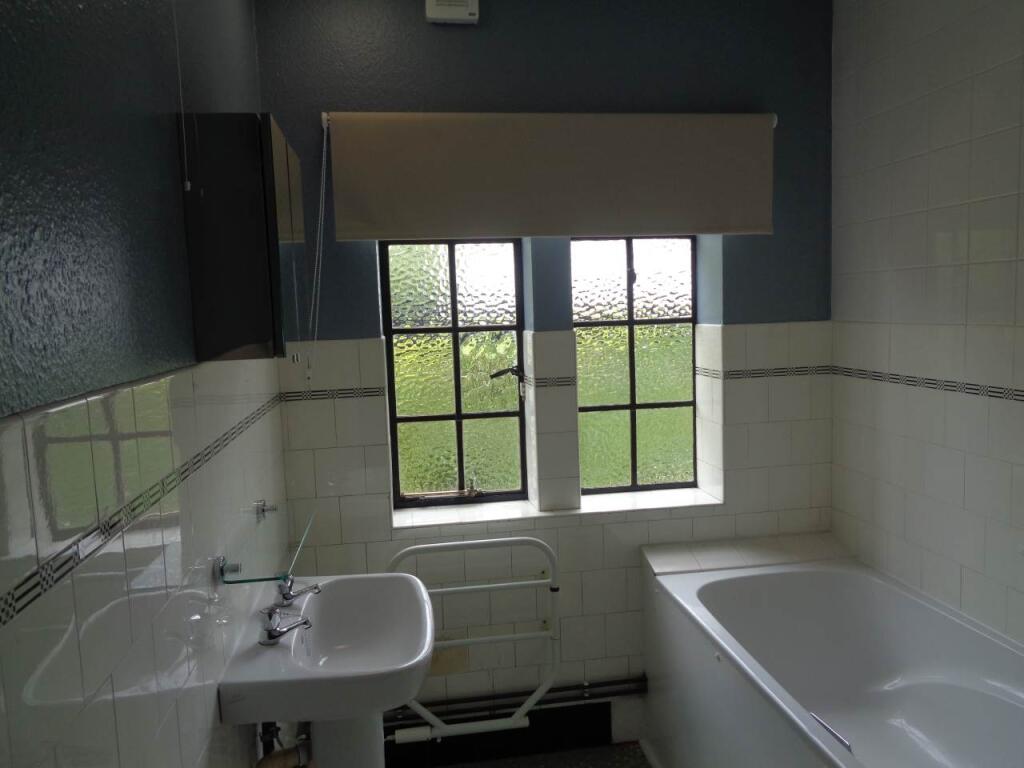 Dean Court 5 Bathroo