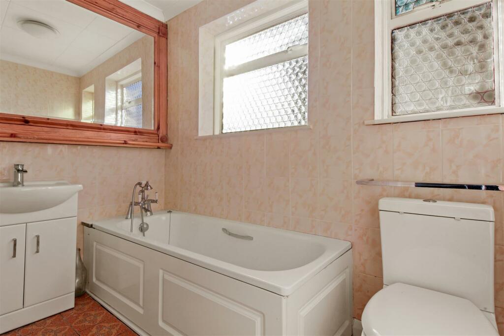 20 Stilecroft Gardens - 0o1r4mAqkwYngw8PmgFU.jpg