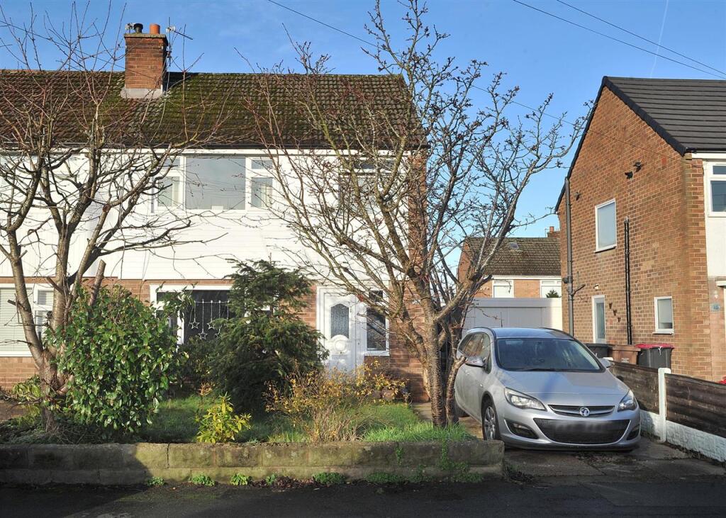 18 Exeter Drive, Irlam M44 6FH