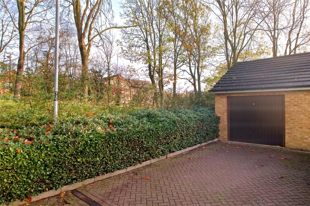 Garage/Parking