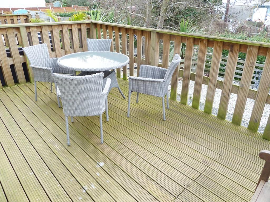 Raised terrace
