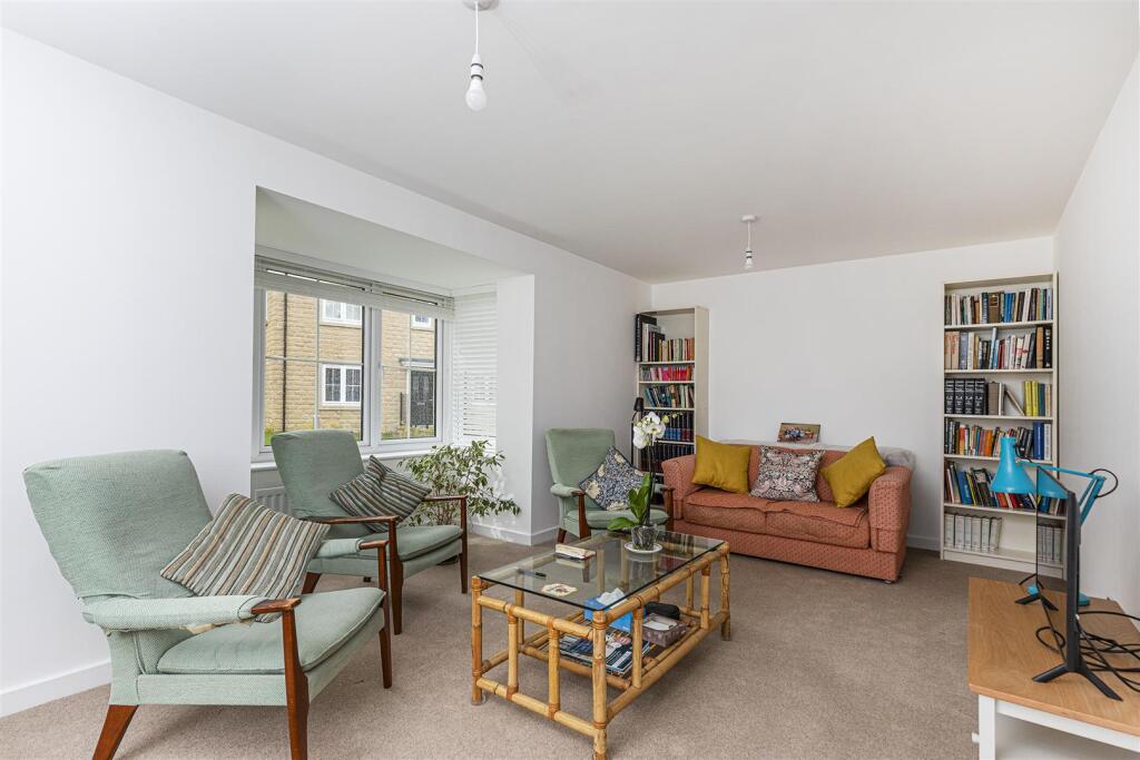 Bramleys Estate Agents - Holly Way - Honley (4).jp