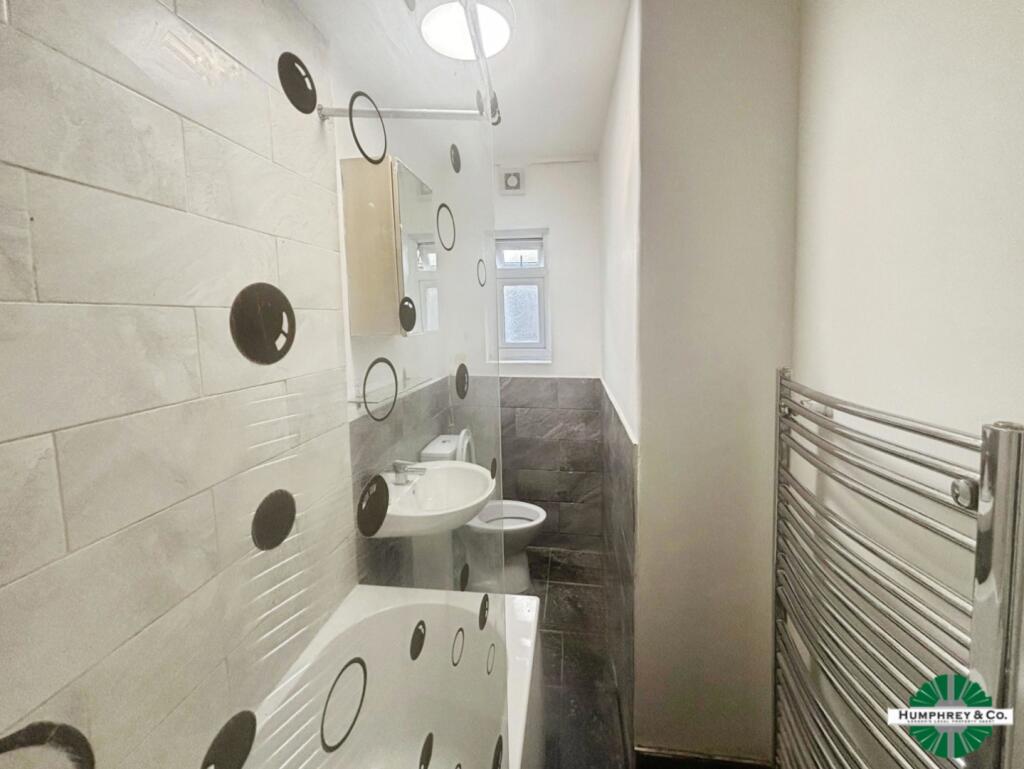 pbox-bathroom-333520.jpg