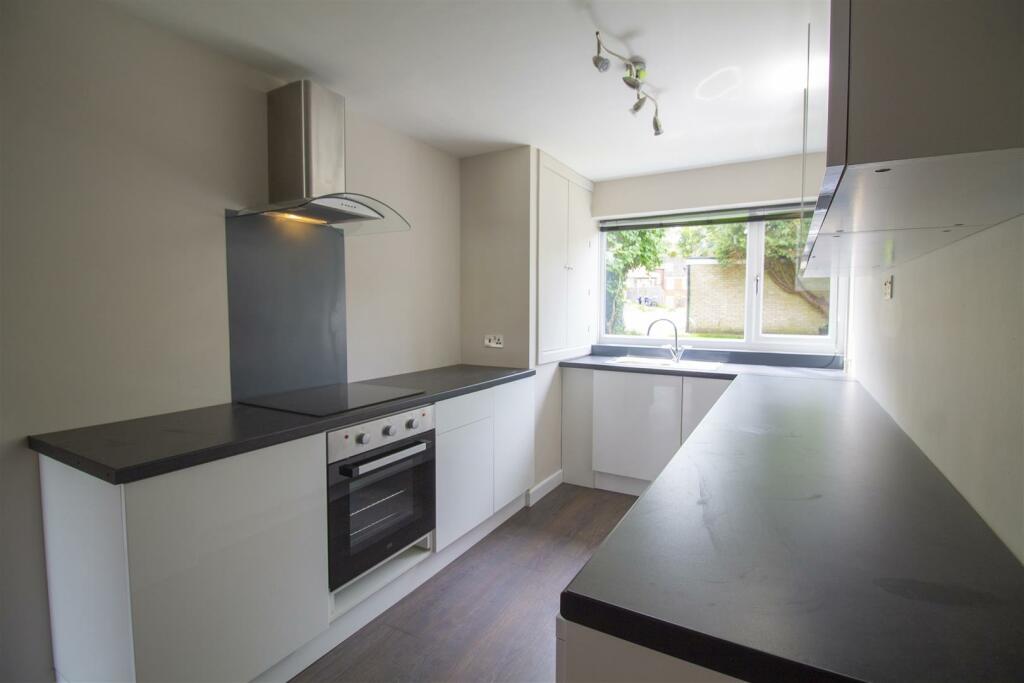 Kitchen/Dining Area