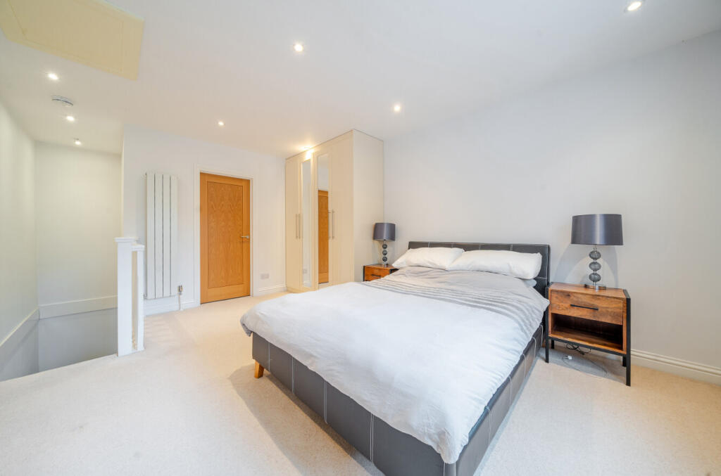 1318508-16-686543...