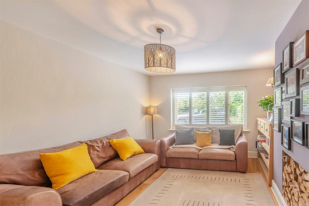 8608074-interior13.jpg