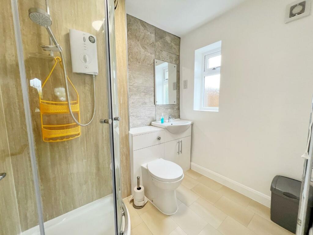 Shower Room.jpg